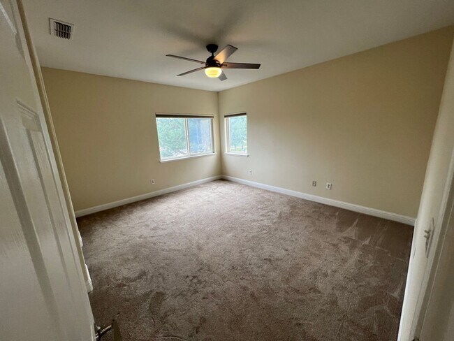 Building Photo - Gorgeous Private large lot in Rocklin!