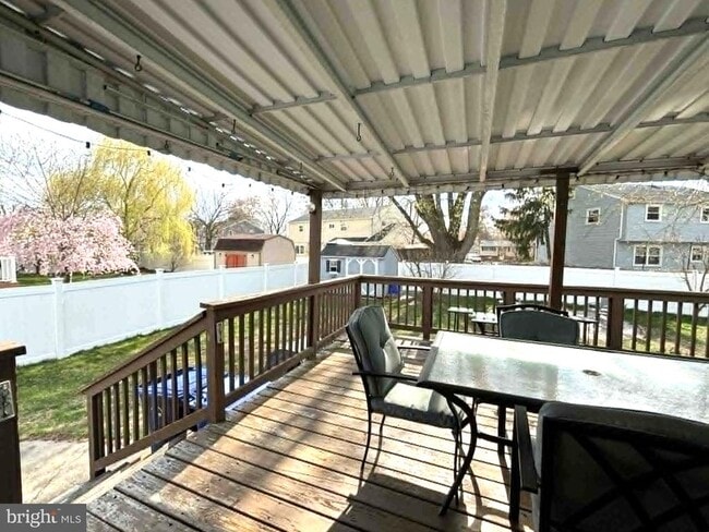 Building Photo - 30 Estate Rd