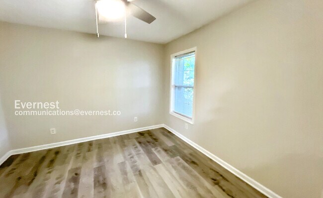 Building Photo - 213 Alpine Dr
