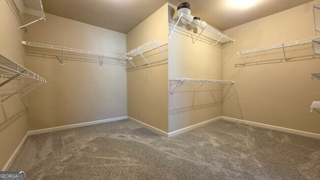 Building Photo - 5240 Brierstone Dr