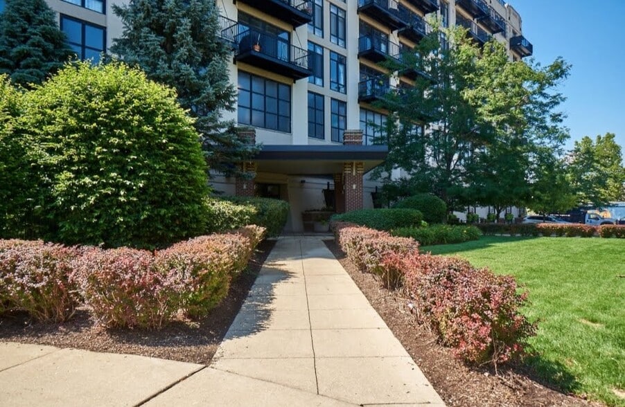 Building Photo - 1524 S Sangamon St