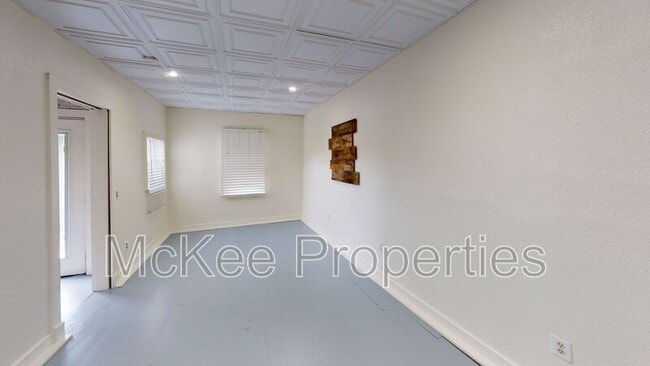 Building Photo - 142 24th St
