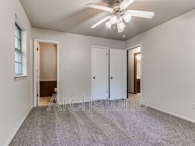 Building Photo - 5216 Coble St