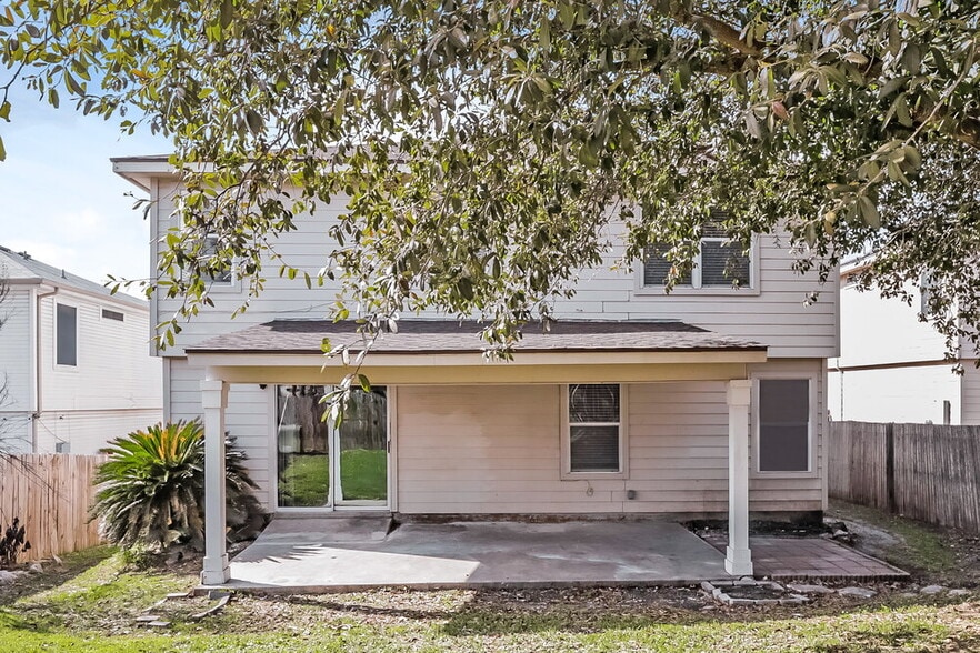 Building Photo - 326 Silver Bit