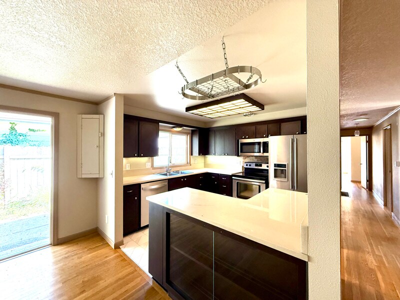 Building Photo - 9087 SW Monterey Pl
