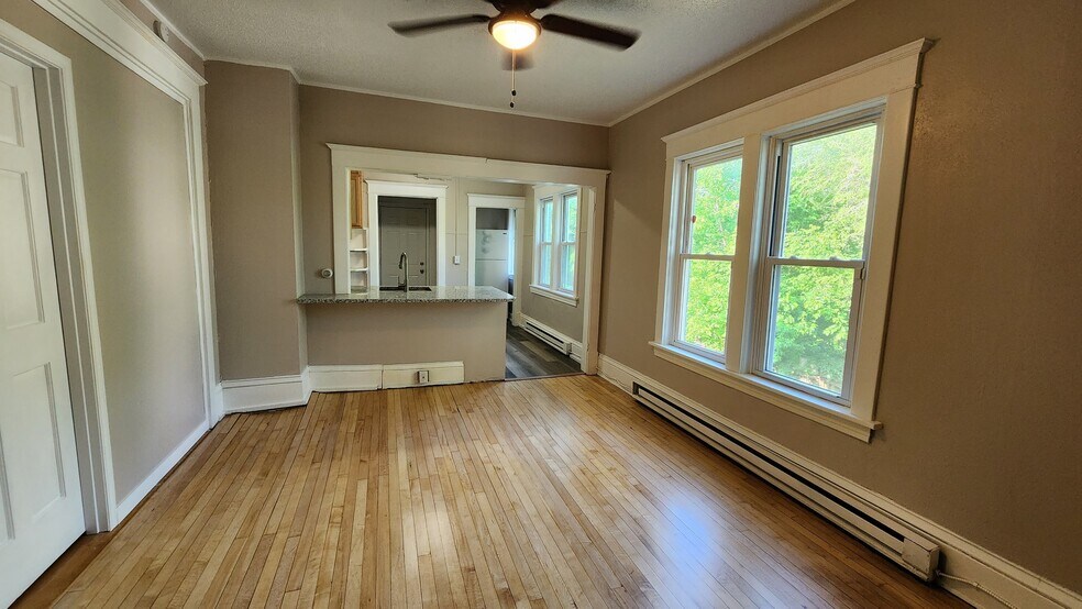 Living space - 1422 26th Ave N