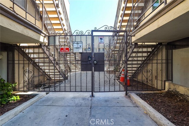 Building Photo - 3430 Elm Ave