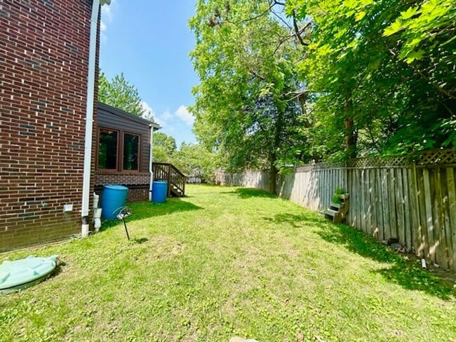 Building Photo - 4523 Gladwyne Dr