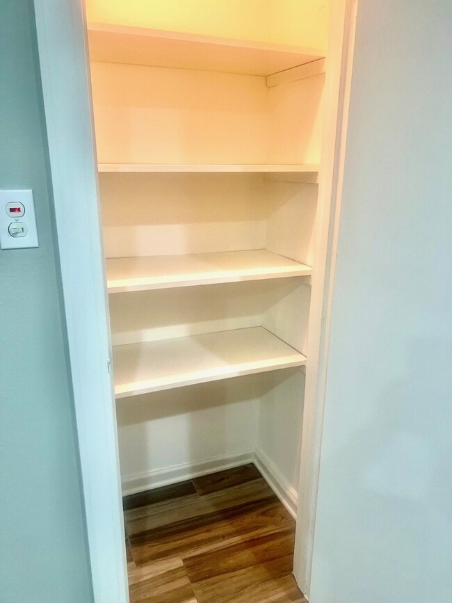 Building Photo - 919 Saddle Rock Dr