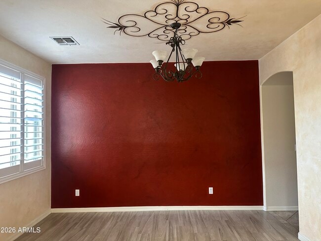 Building Photo - 419 W Balsam Dr
