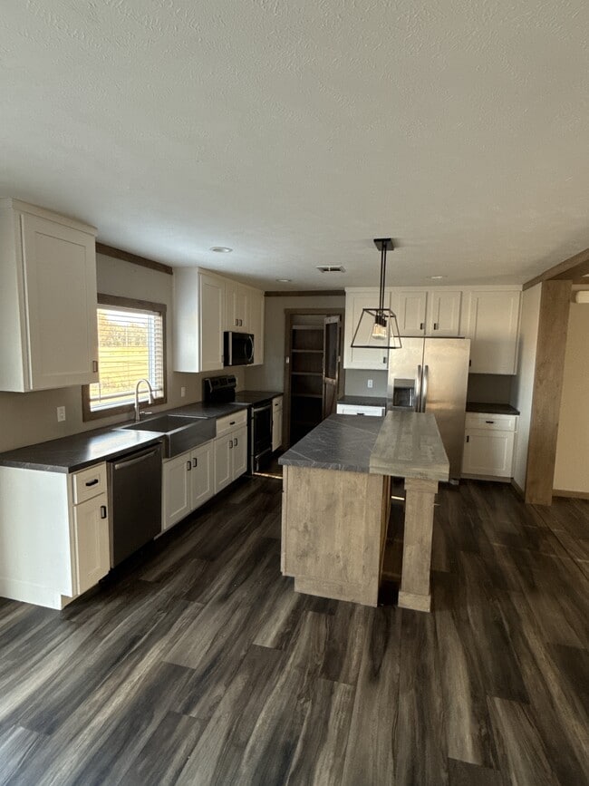 Building Photo - 260 Co Rd 1220