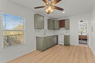 Building Photo - 2409 Shropshire St