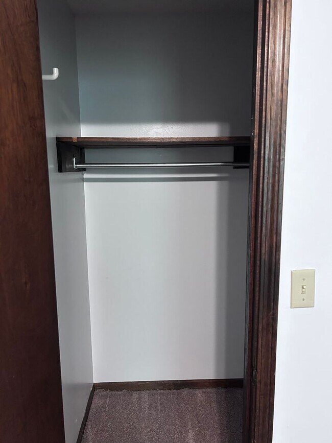 Building Photo - 1601 Cedarbrook Dr