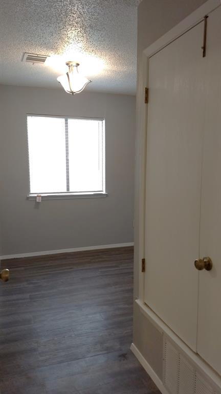 Building Photo - 1620 W Braker Ln