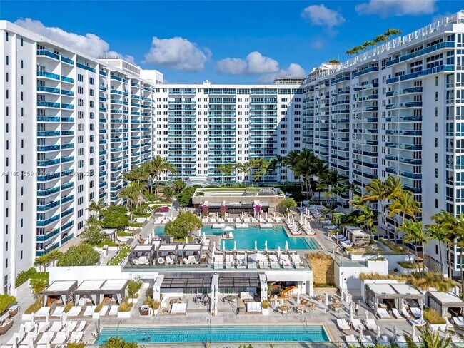 Building Photo - 2301 Collins Ave