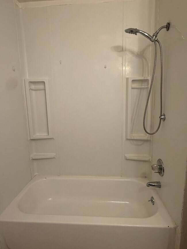 Building Photo - 460 Topaz Dr
