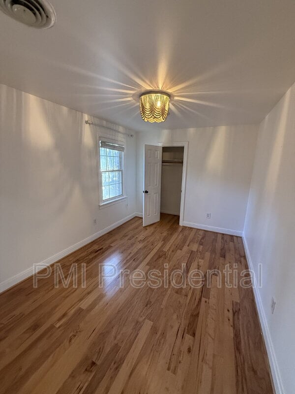 Building Photo - 15900 Beach Rd