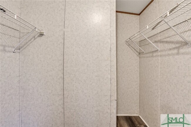 Building Photo - 3 Pine Rd