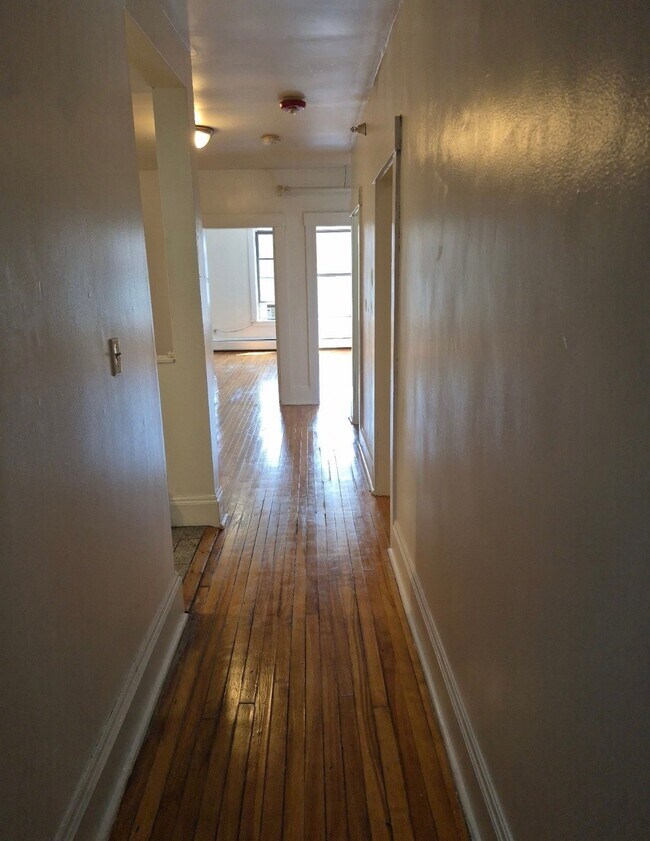 Building Photo - 55 Pleasant St