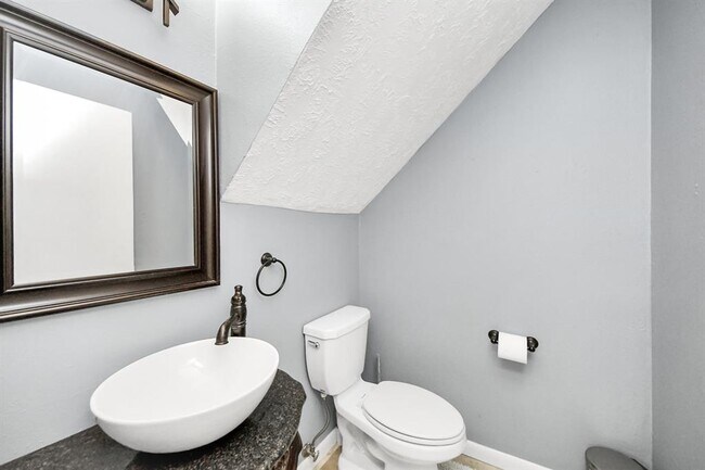 Building Photo - 18122 Kings Row