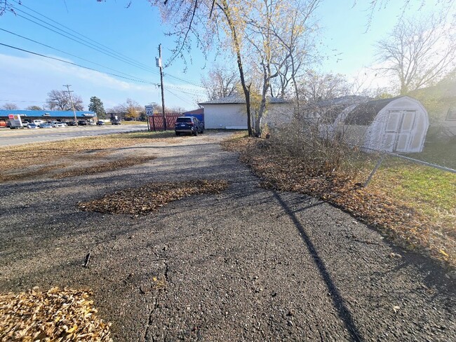 Building Photo - Spacious 3-Bedroom Side-by-Side Duplex wit...