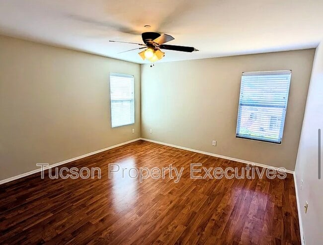 Building Photo - 3638 E Canter Rd