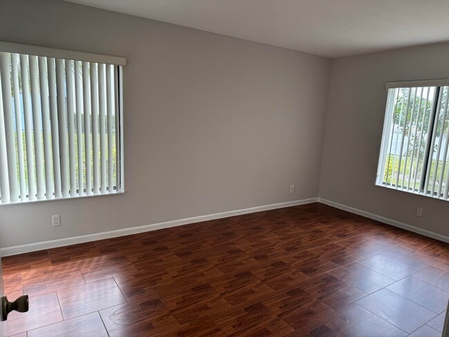 Building Photo - 1107 Green Pine Blvd