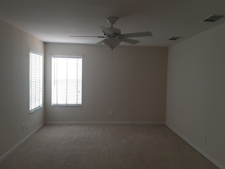 Building Photo - Coming OCT  ! 2 Story 5/  3.5  home in gated community