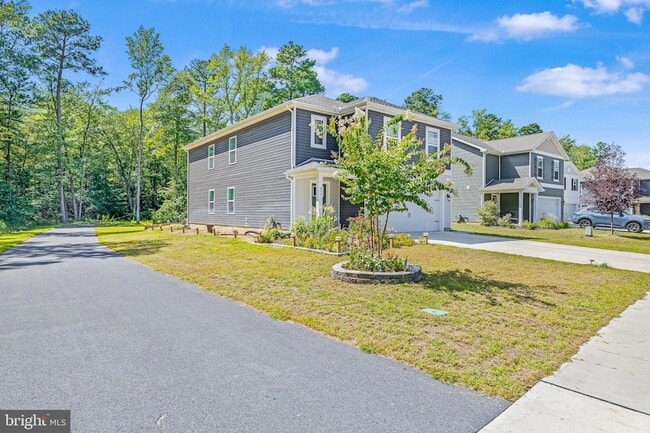 Building Photo - 459 Currant Cir