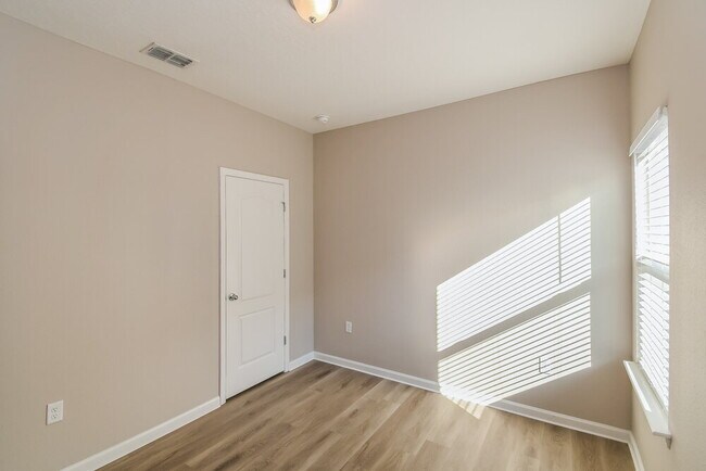 Building Photo - 7049 Bowers Creek Dr