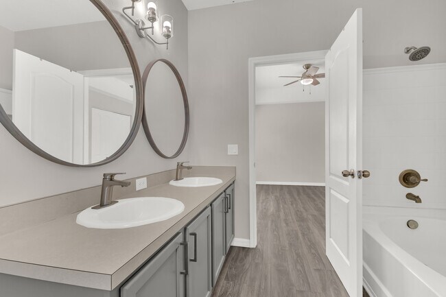 Building Photo - 2280 Betsy Ross Ln