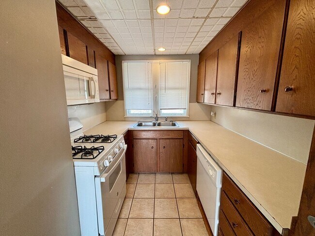 Building Photo - 4120 Orchard Ave