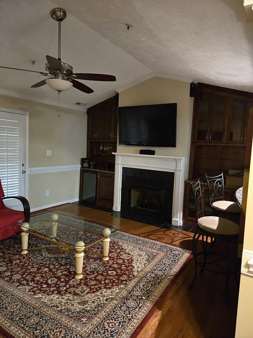 Living Room - 322 Bubble Creek Ct