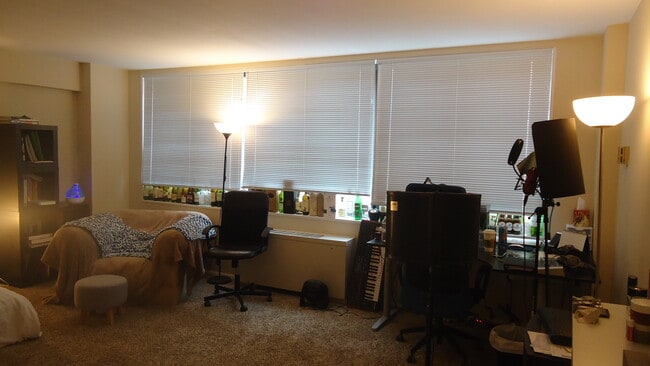 Building Photo - 2030 F St NW