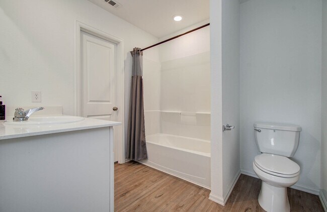 Building Photo - 20966 Zuccala Dr