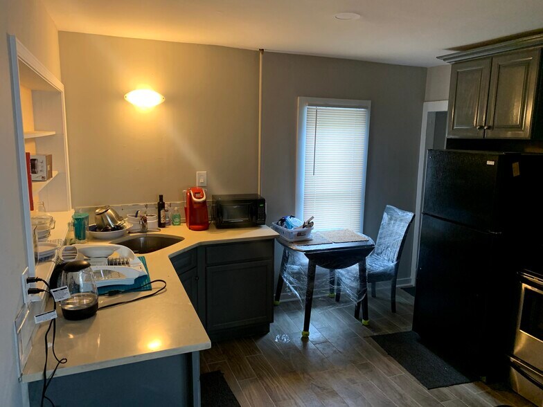 Building Photo - 108 Saint Charles St