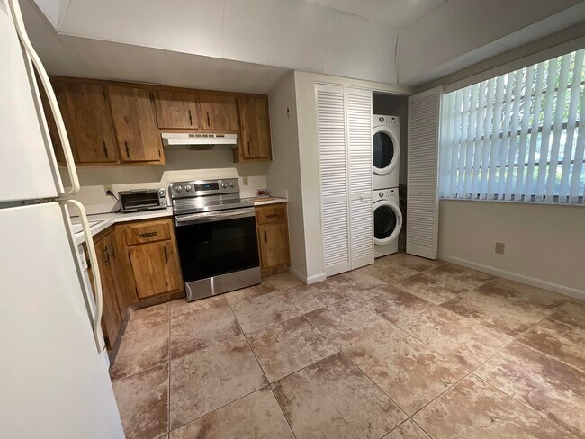 Building Photo - 25 Abbey Ln