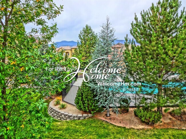 Building Photo - Spacious Triana North Townhome