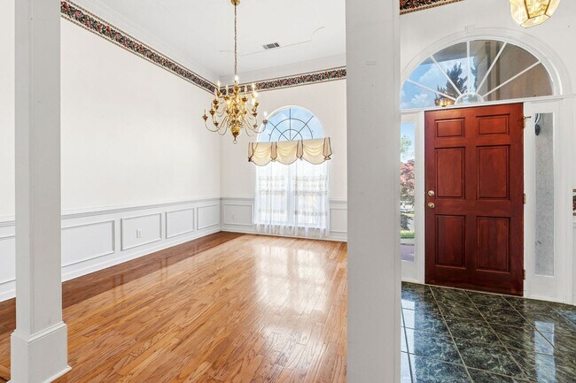 Building Photo - 790 Prairie Ln