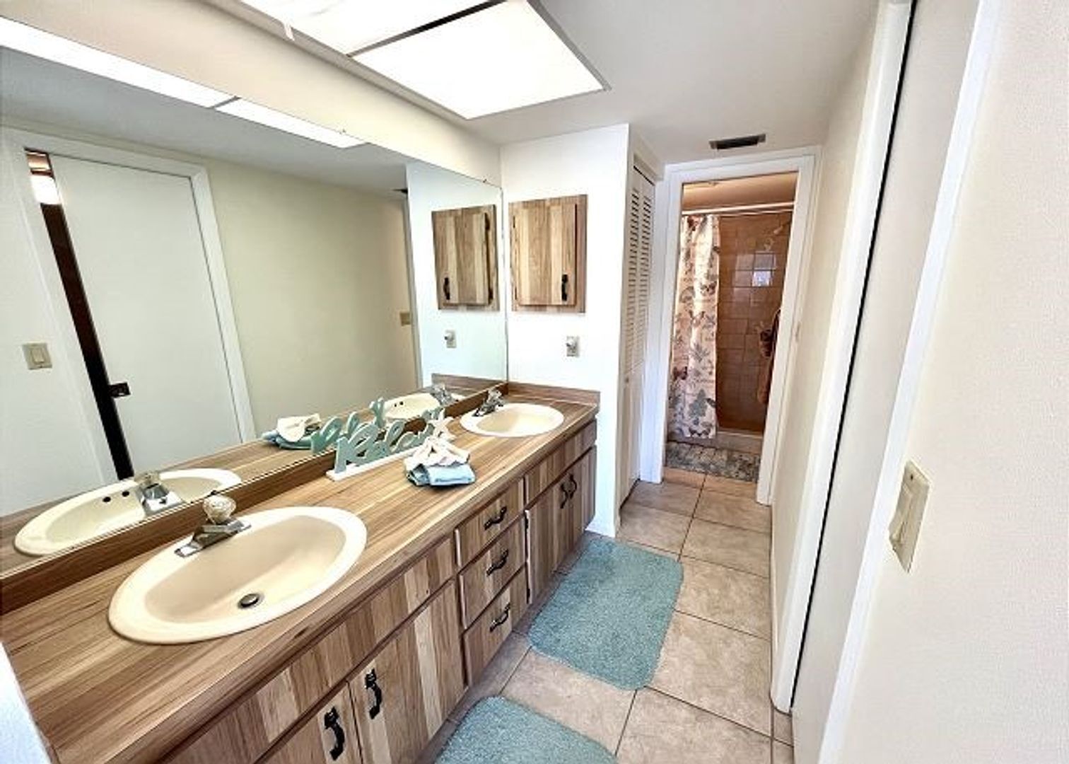 Building Photo - Lovely FURNISHED Condo in Rock Dove Community