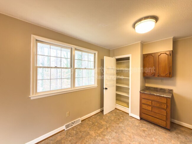 Building Photo - 5317 Coronado Dr