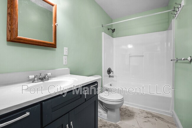 Building Photo - 2110 E Fairmount Ave