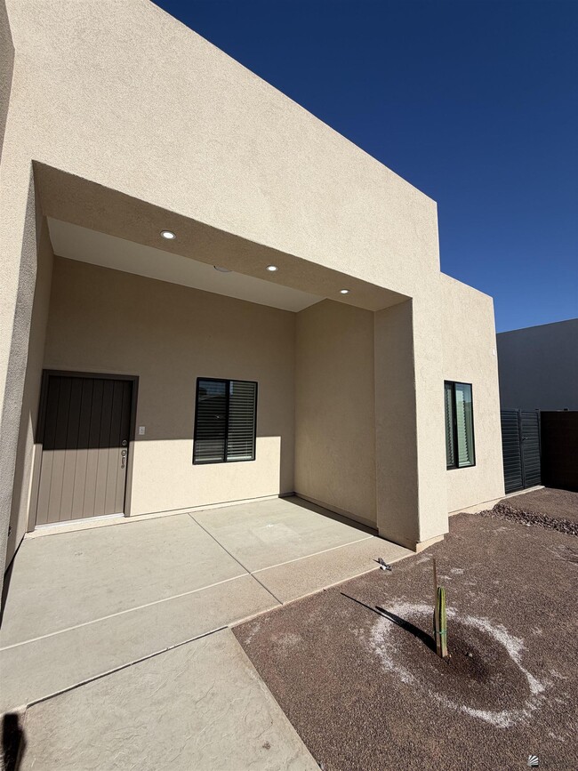 Building Photo - 4764 E Jett St