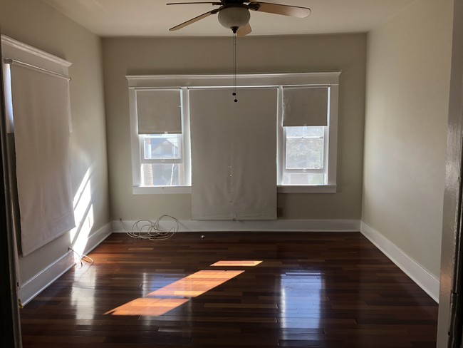 living room - 1327 Kellam Ave