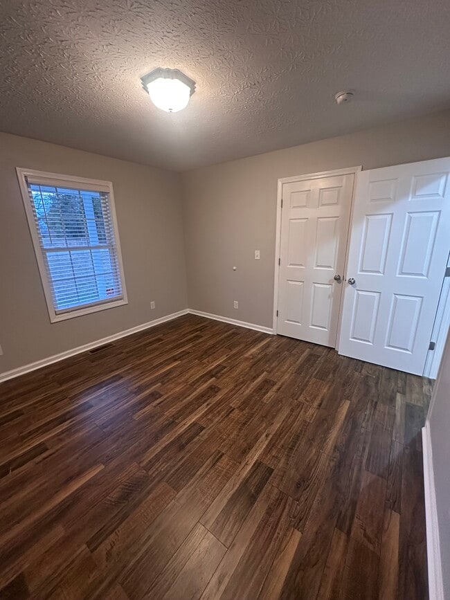 Building Photo - 4293 Bristow Rd