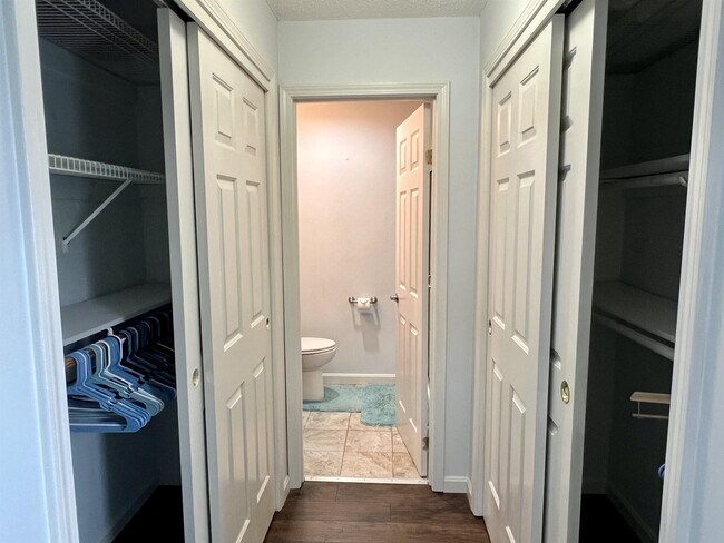 Building Photo - 690 S Porter St