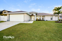 Building Photo - 4113 SW 8th Pl