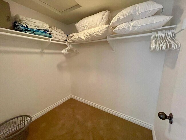 Building Photo - 41539 Woodhaven Dr W