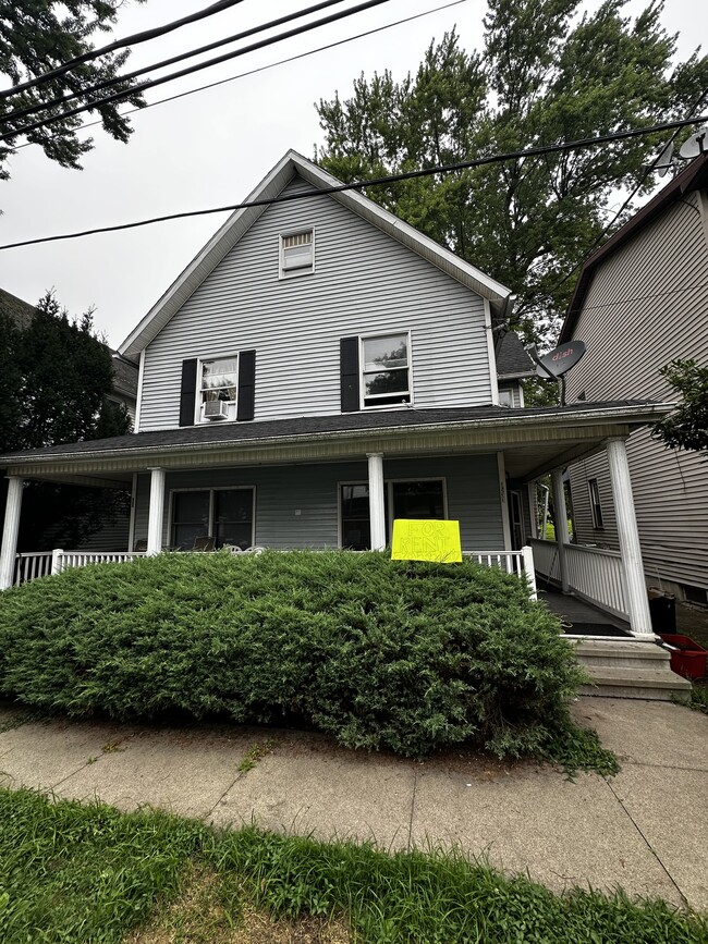 Building Photo - 1533 Ross Ave