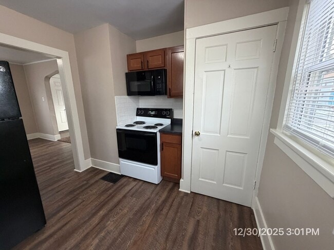 Building Photo - 3422 Smith St